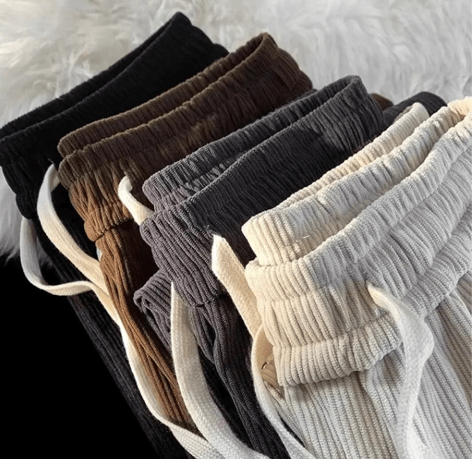 PANTALONES EN CORDUROY CORTE CLASICO.👖🛍️👇